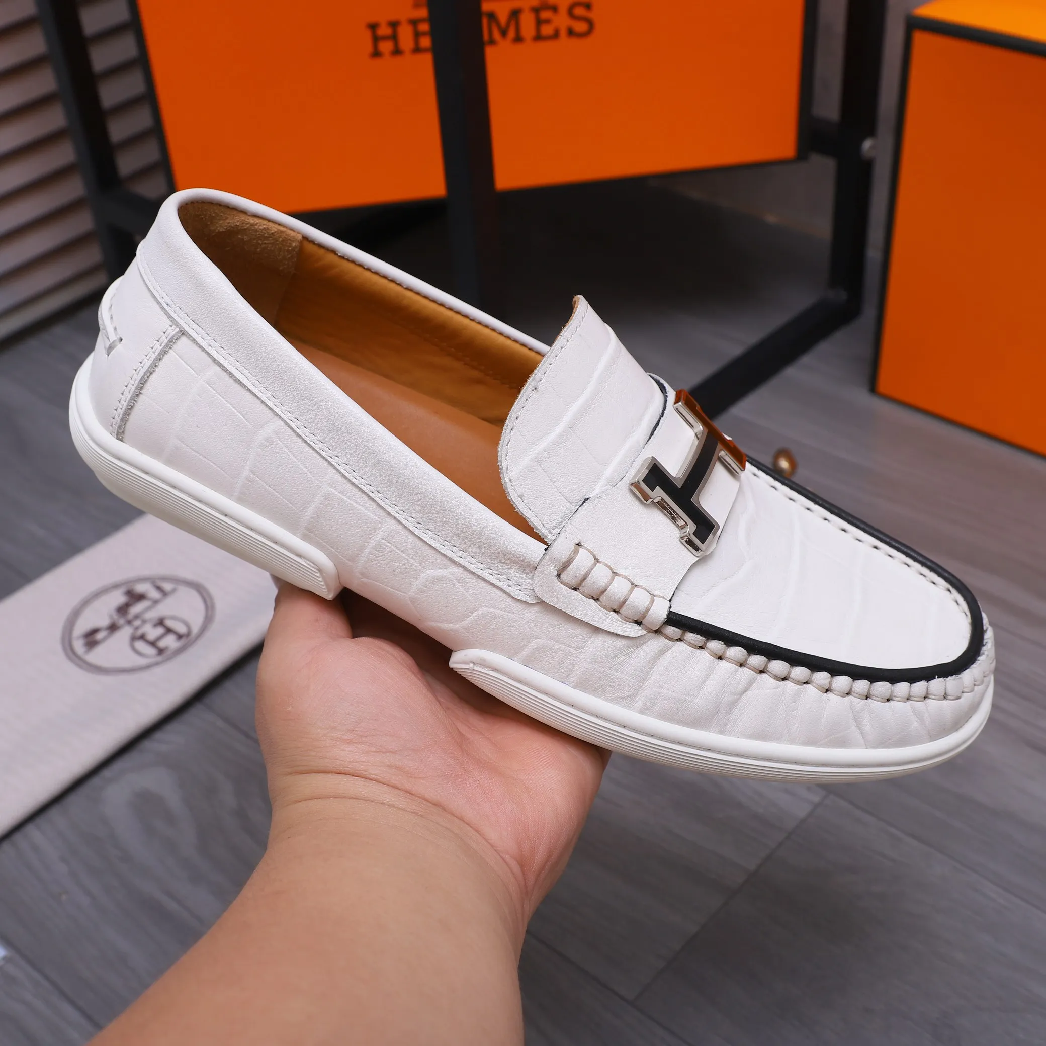 Men's shoes 💰500 Product trademark: HERMES "Hermes" casual slip-on leather shoes Regular size: 38-46 (45.46 custom-made, non-returnable) Product materials: Selected high-quality stone grain cowhide upper, cowhide lining, original outsole